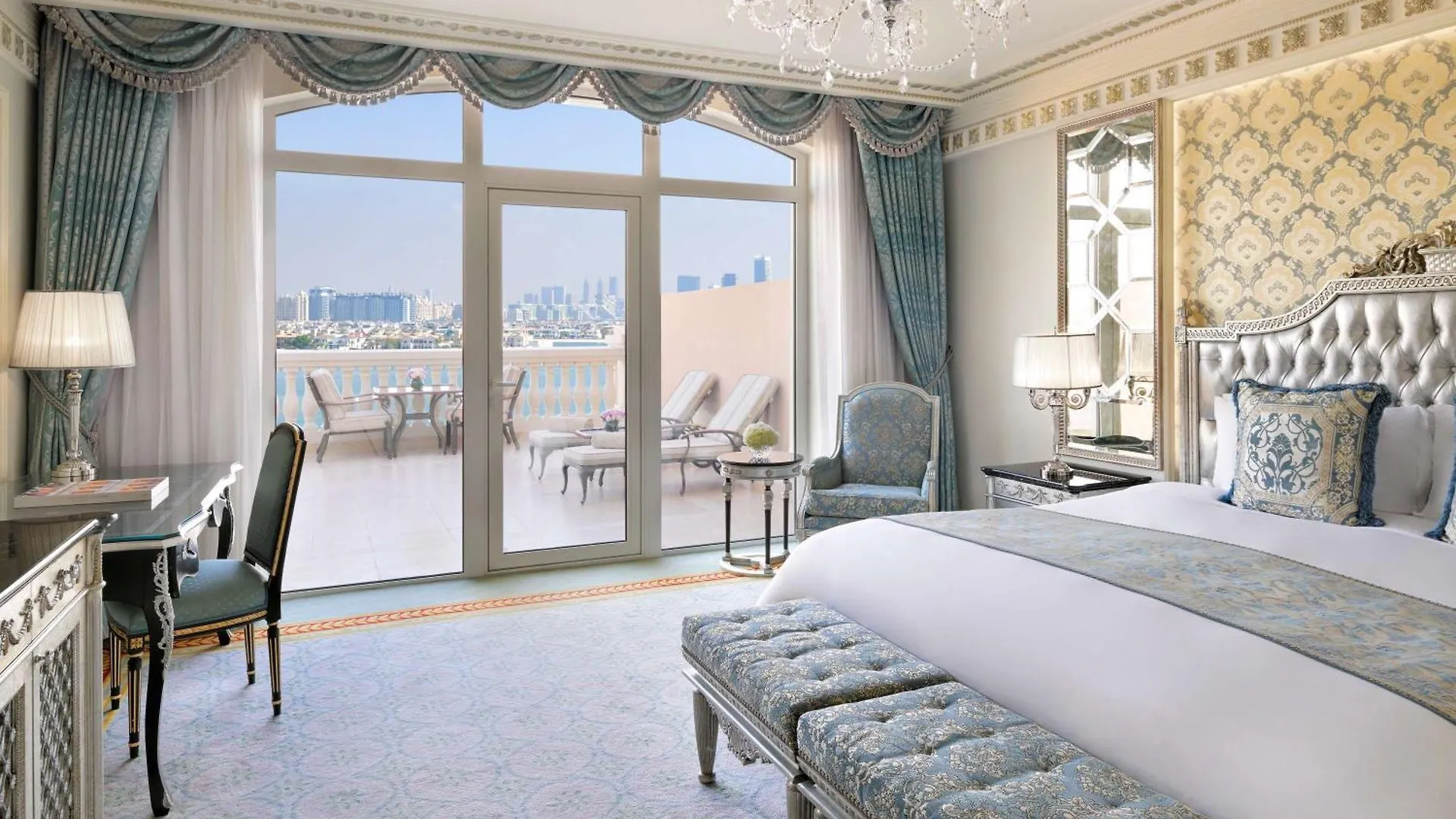 ***** Resort Raffles The Palm Hotel Dubai United Arab Emirates