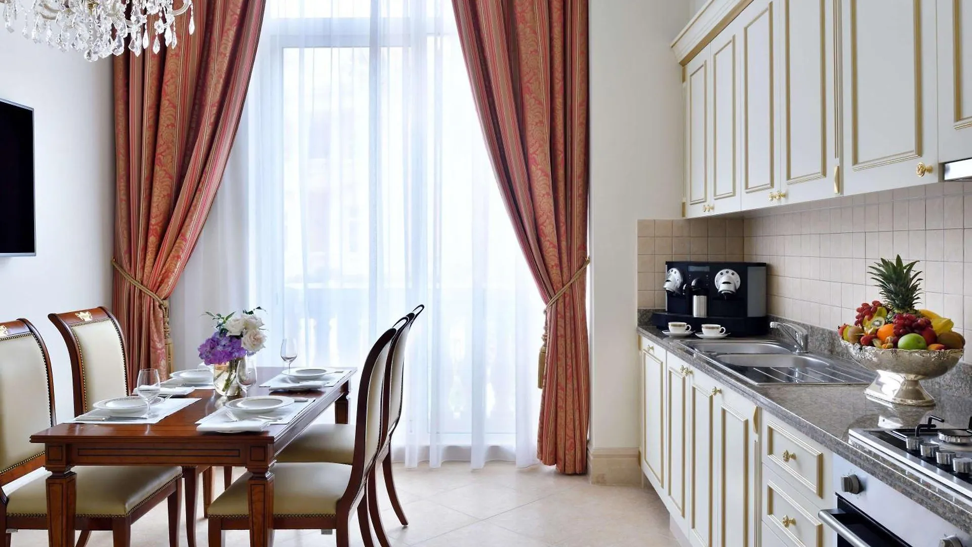 Raffles The Palm Hotel Dubai 5*,