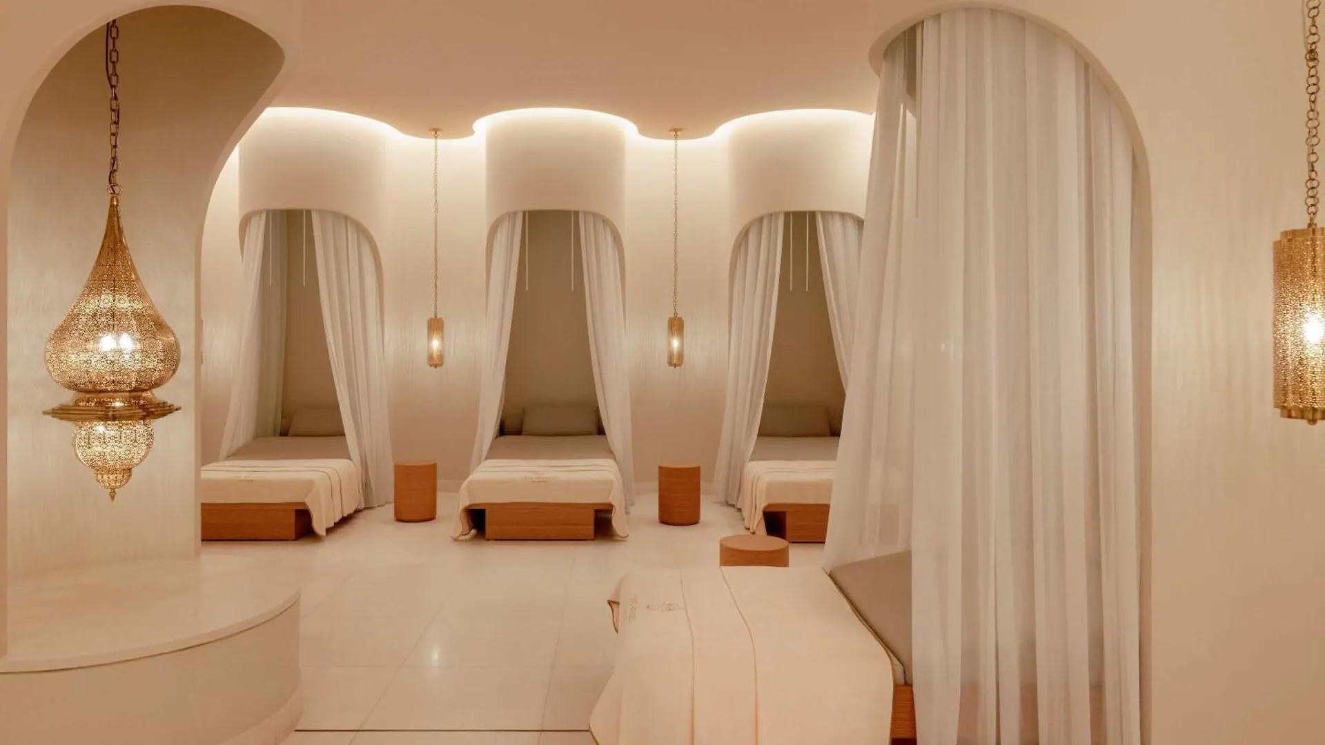 Raffles The Palm Hotel Dubai 5*,