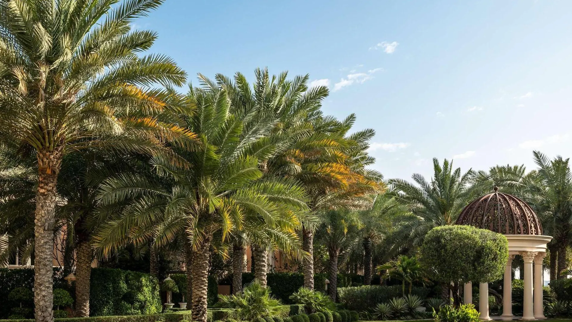 Raffles The Palm Hotel Dubai 5*,